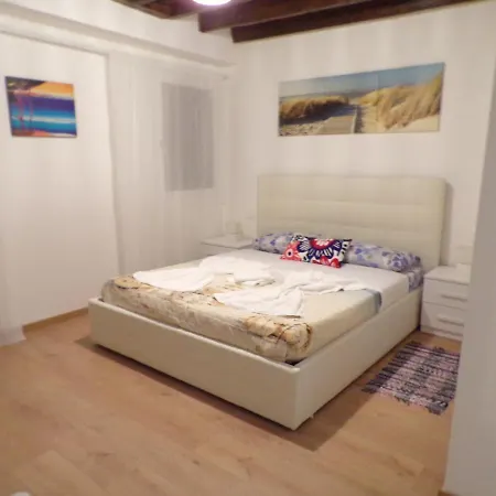 לינה וארוחת בוקר Casa Venier ונציה