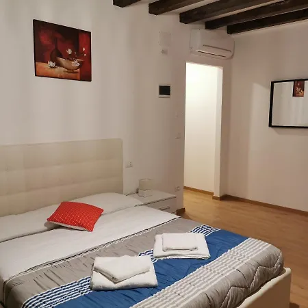 לינה וארוחת בוקר Casa Venier ונציה